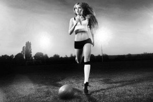 calendario_sexy_2012_sport_calcio_donna_germania_retro_bn