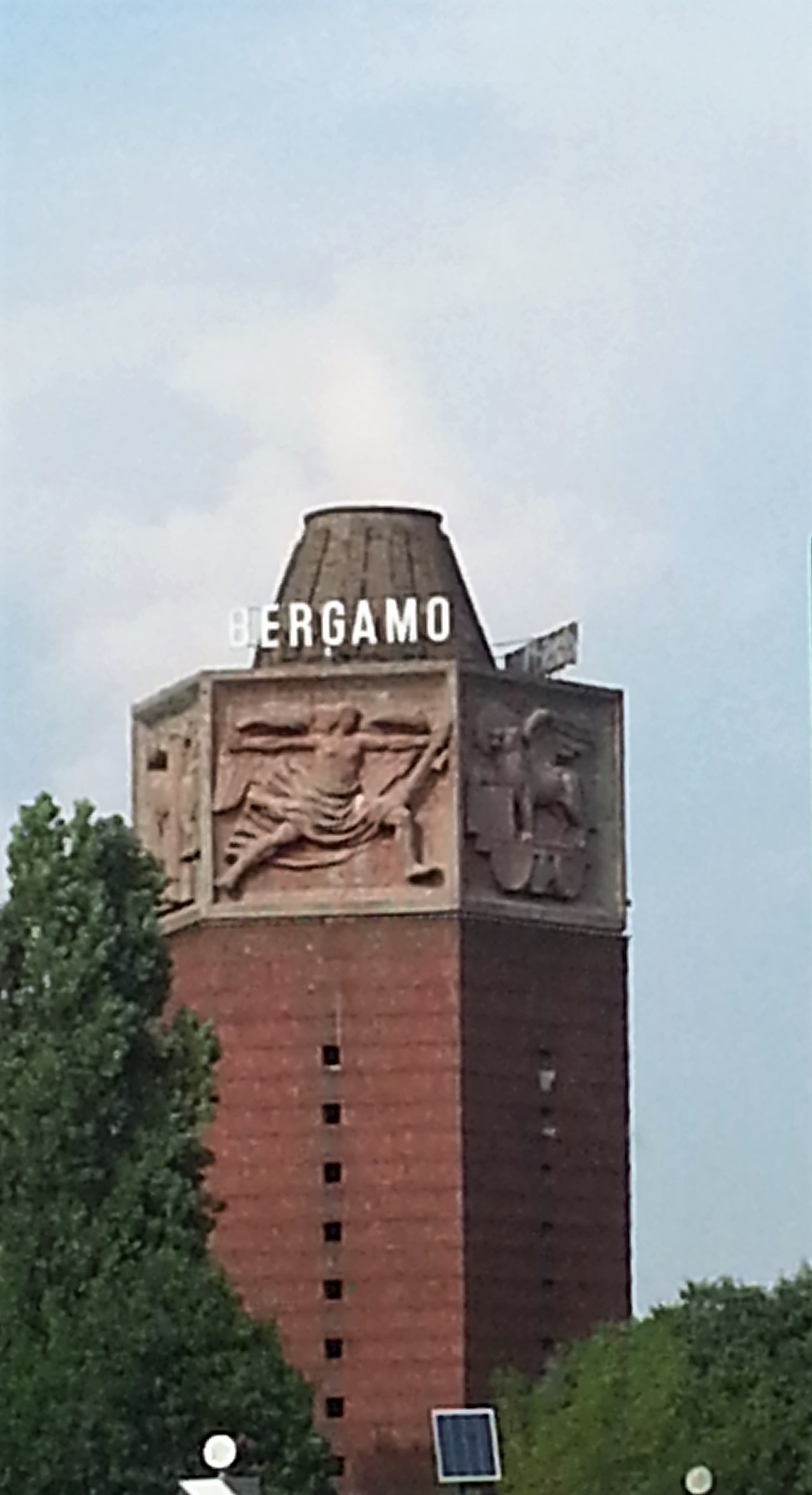 Torre_dei_venti-_Bergamo